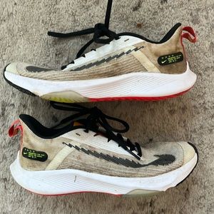 Nike Air zoom size 3 1/2 girls